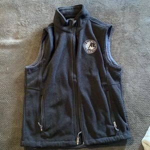 Black vest, port authority